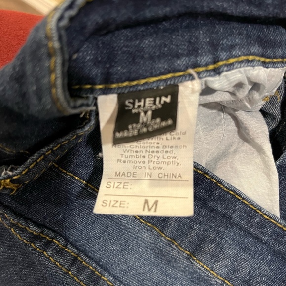 SHEIN Dark washed distressed Skinny jeans Size Medium - Picture 3 of 3